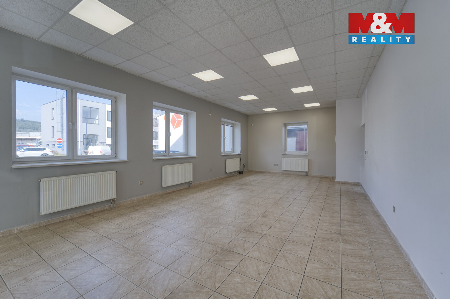 Pronájem obchodních prostor 64 m² – fotografie 3