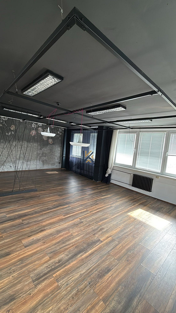 Pronájem kanceláře 55 m² – fotografie 3