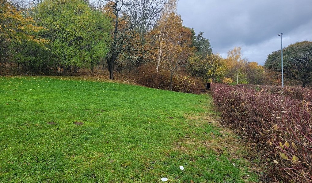 Prodej pozemku 912 m², Praha – náhled fotky 2