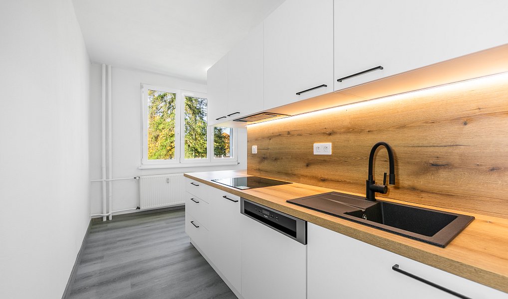 Prodej bytu 2+1 60 m², Planá – náhled fotky 5