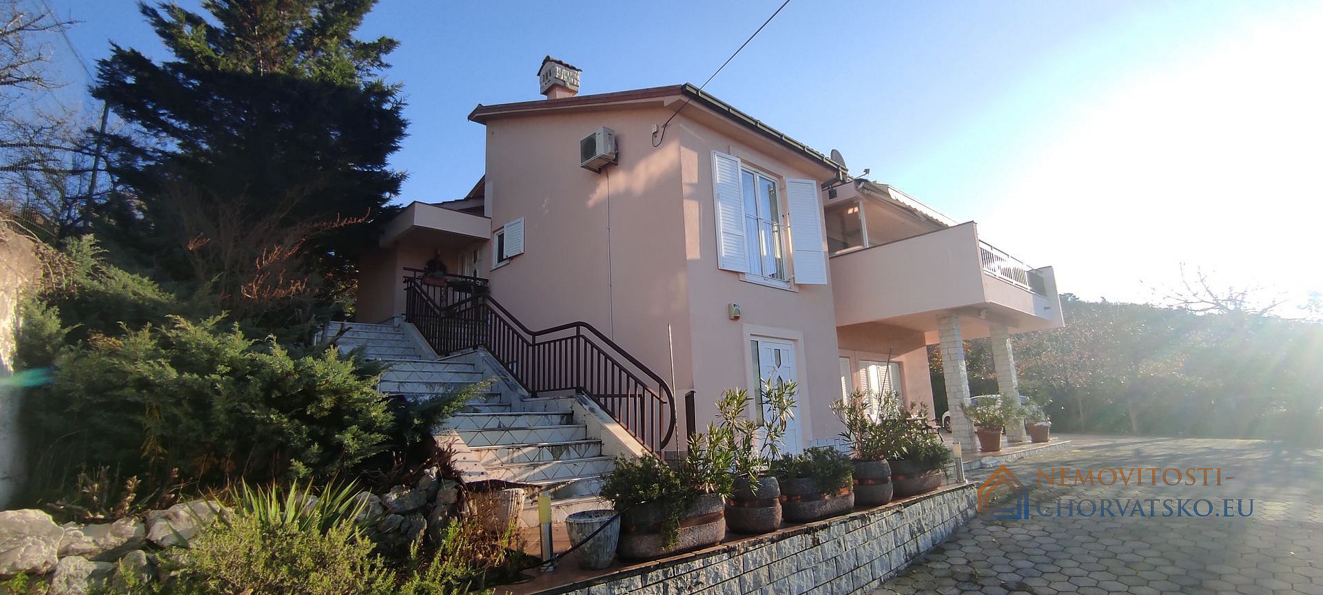 Prodej domu 240 m² s pozemkem 1 095 m² - Aanzicht 2