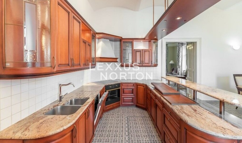 Pronájem domu 827 m² s pozemkem 8 510 m², Praha – náhled fotky 3