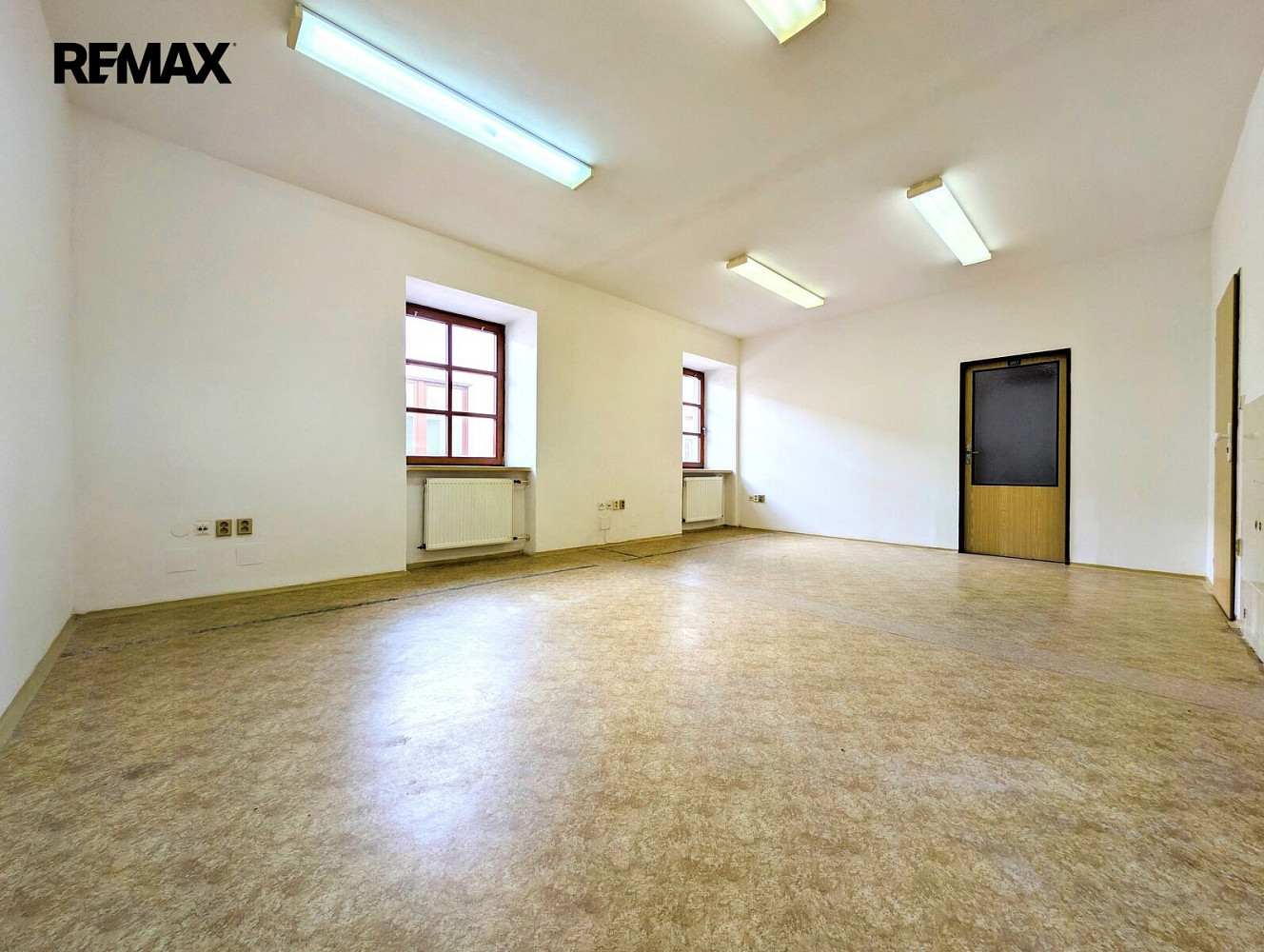 Pronájem kanceláře 20 m² – fotografie 2