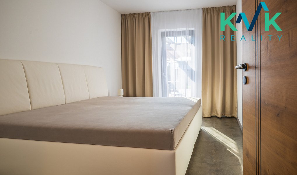 Prodej domu 228 m² s pozemkem 1 069 m², Hájek – náhled fotky 16