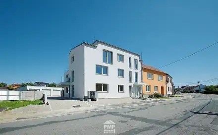 Prodej domu 360 m² s pozemkem 486 m², Nebovidy, okres Brno-venkov