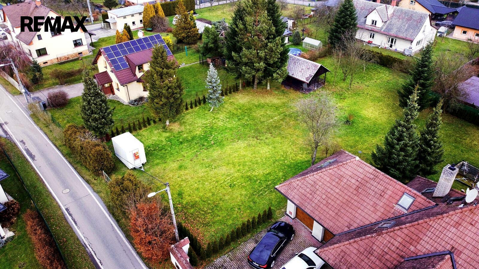 Prodej stavebního pozemku 1 237 m² – další