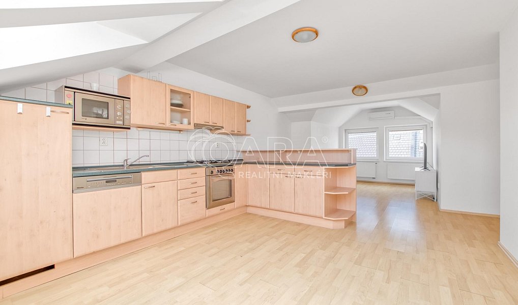 Prodej domu 150 m² s pozemkem 293 m², Nový Jičín – náhled fotky 2