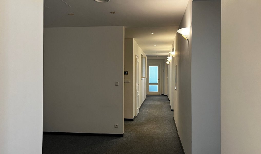 Pronájem kanceláře 56 m², Praha – náhled fotky 2