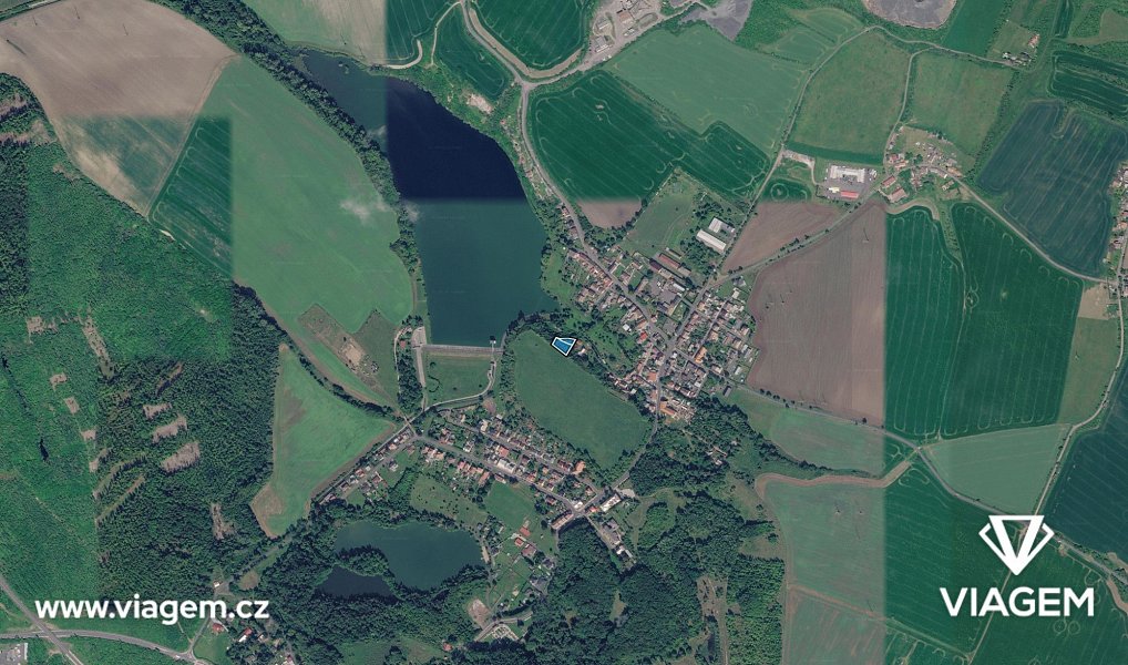 Prodej zahrady 1 237 m², Zabrušany – náhled fotky 3