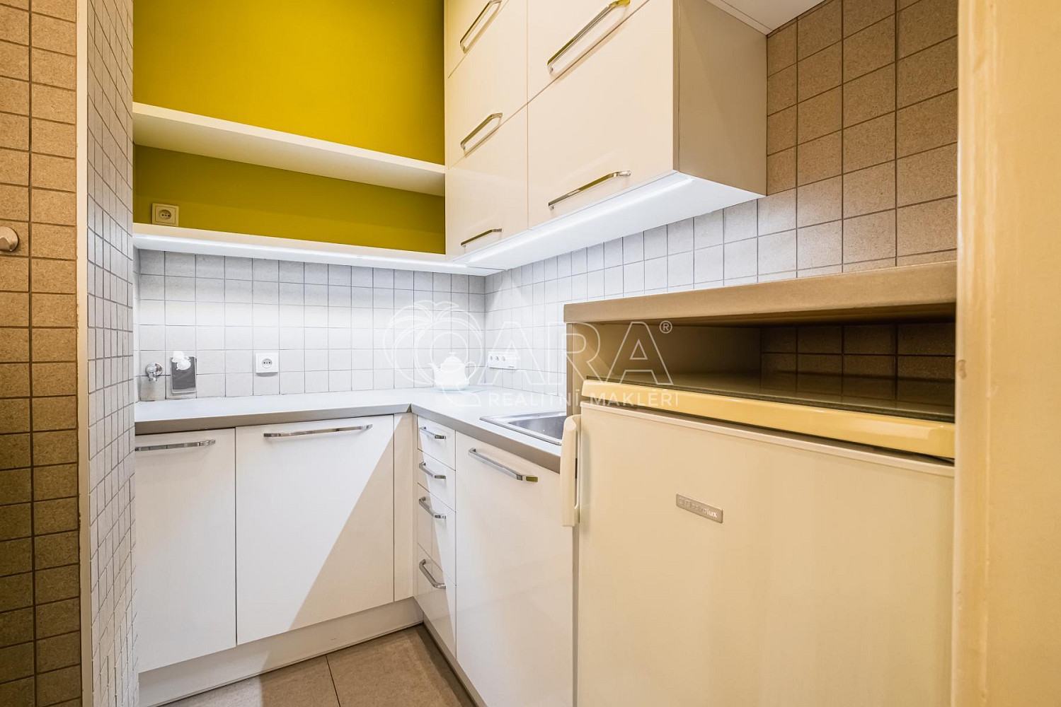 Pronájem kanceláře 100 m² – fotografie 4