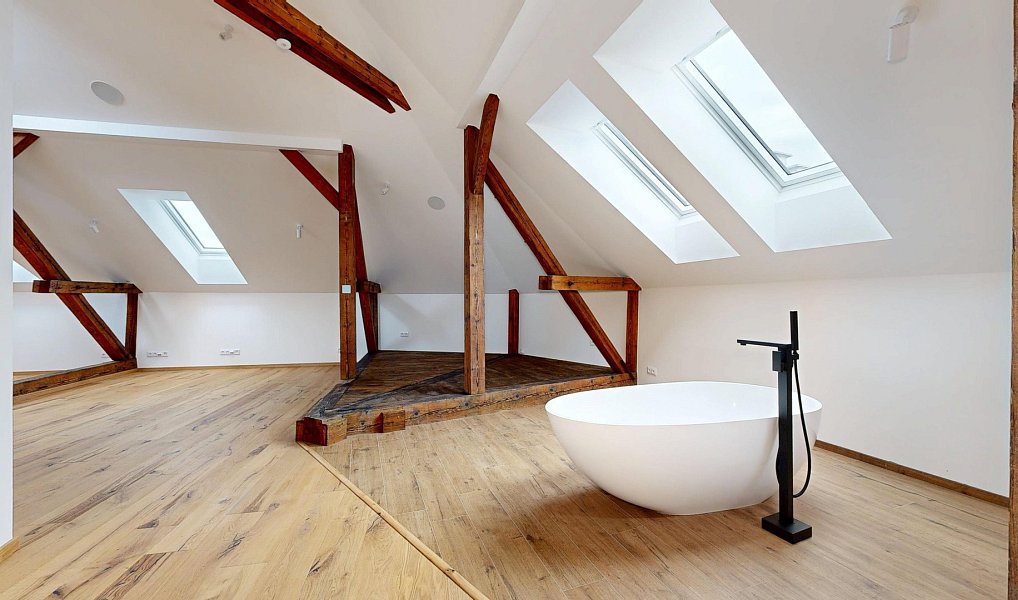 Pronájem bytu atypického 121 m², Jindřichův Hradec – náhled fotky 18
