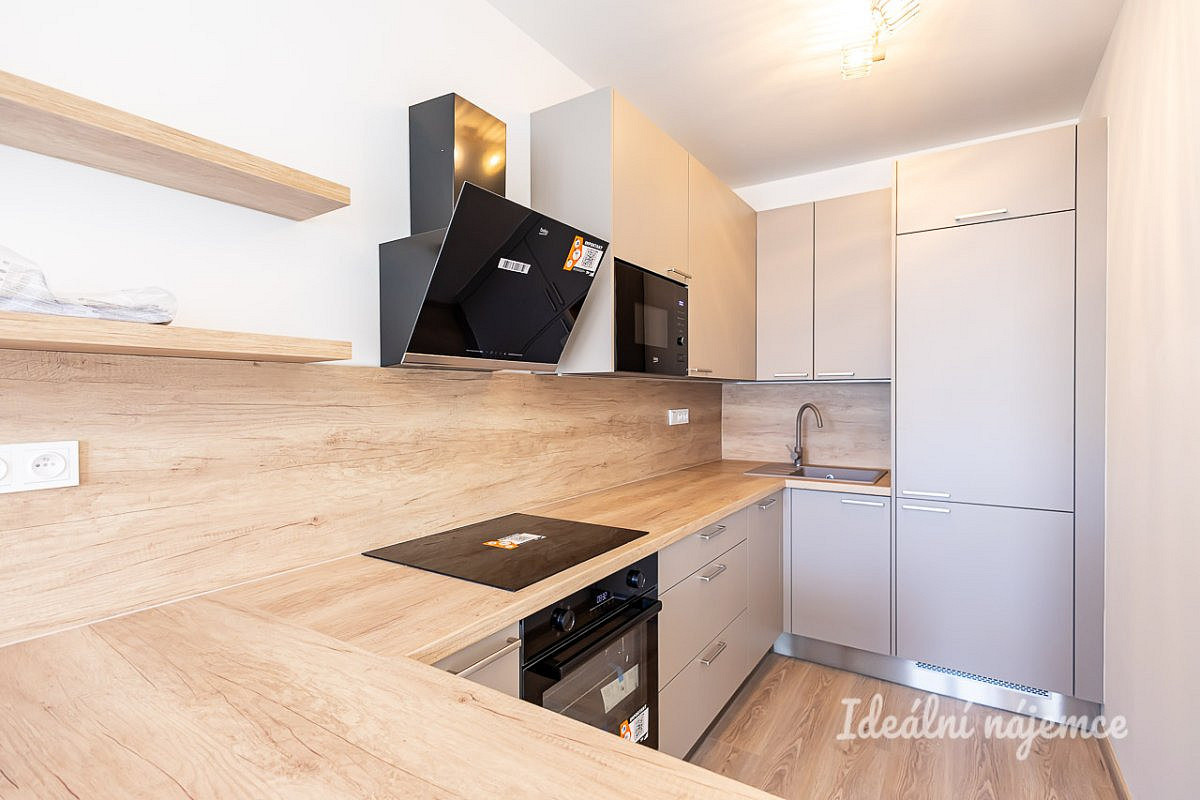 Pronájem bytu 2+kk 44 m² – fotografie 2