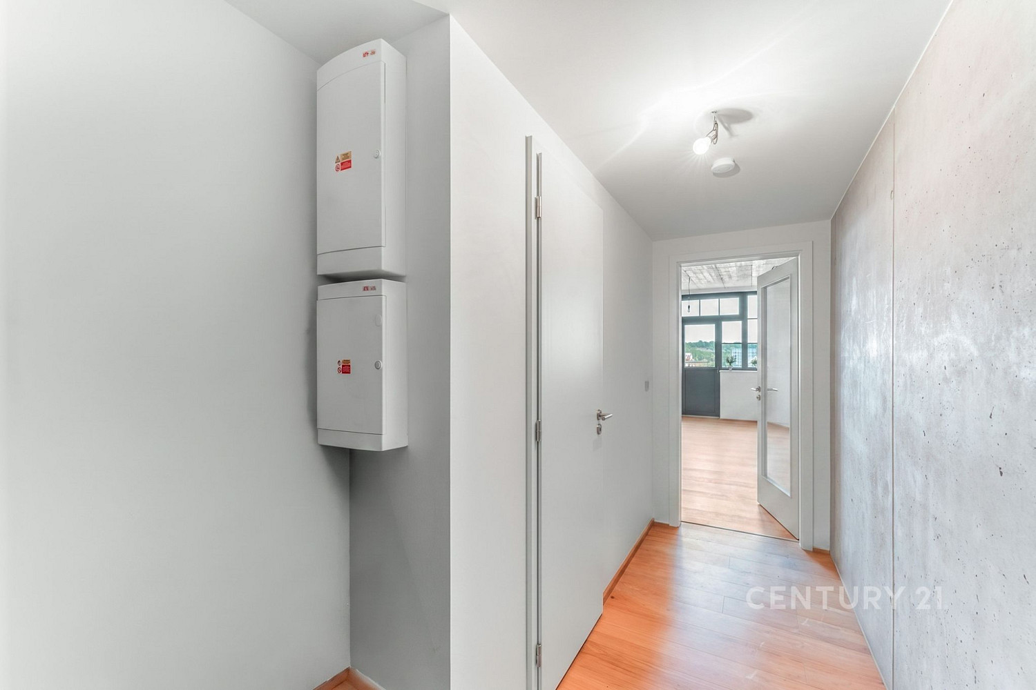 Pronájem bytu 1+kk 33 m² – fotografie 3