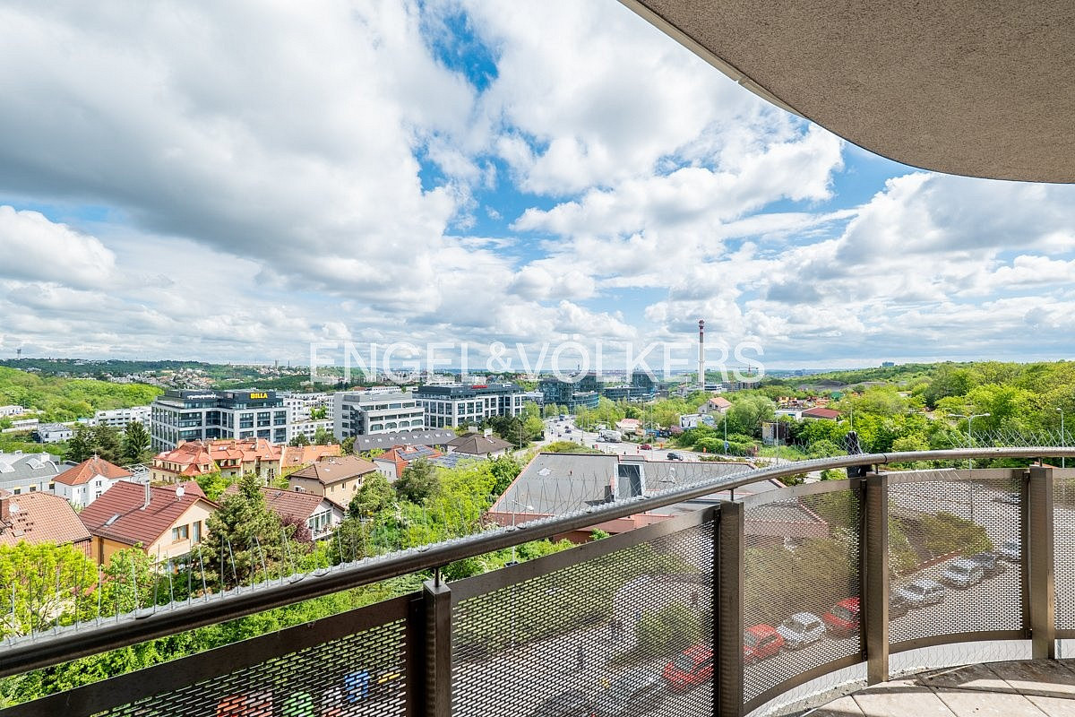 Pronájem bytu 4+kk 125 m² — photo 3
