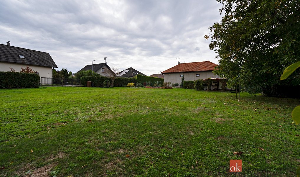 Prodej stavebního pozemku 1 036 m², Výrov – náhled fotky 2