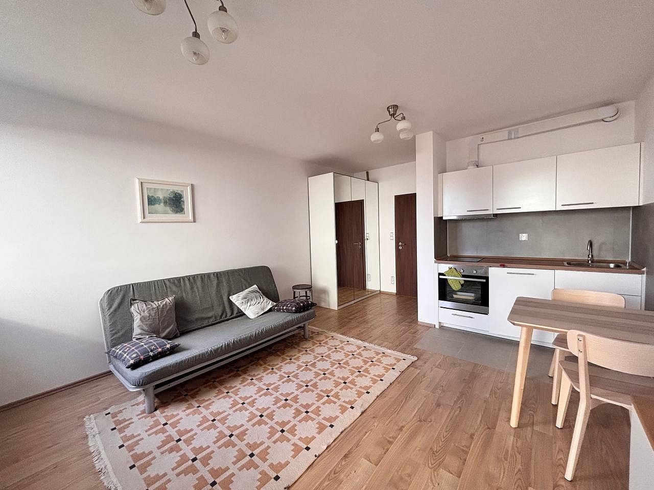 Pronájem bytu 1+kk 30 m² – fotografie 2
