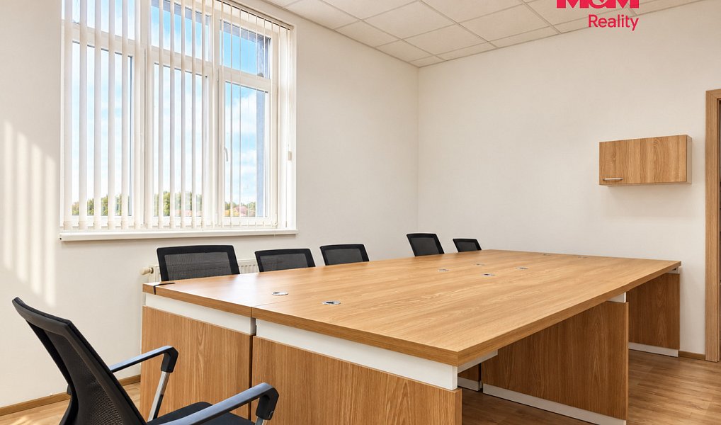Pronájem kanceláře 208 m², Úvaly – náhled fotky 3
