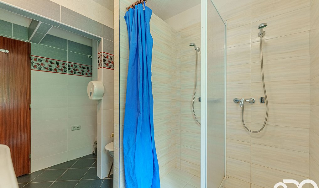 Prodej ubytovacího objektu 906 m², Rokytnice nad Jizerou – náhled fotky 49