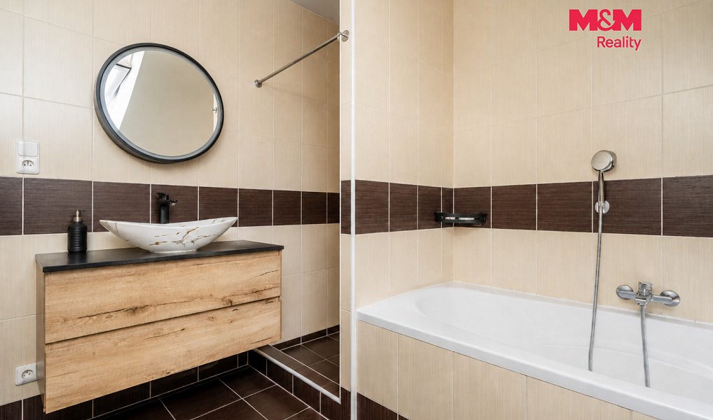 Prodej nájemního domu, činžáku 176 m², Milovice – náhled fotky 6
