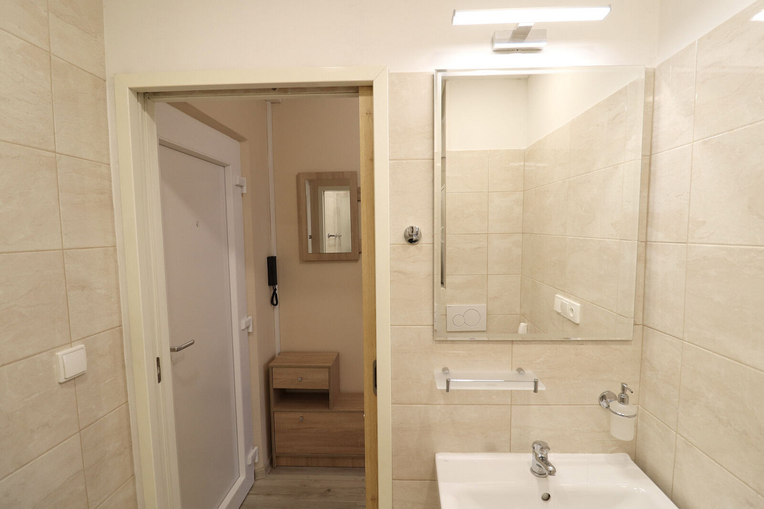 Pronájem bytu 2+kk 36 m² – fotografie 4