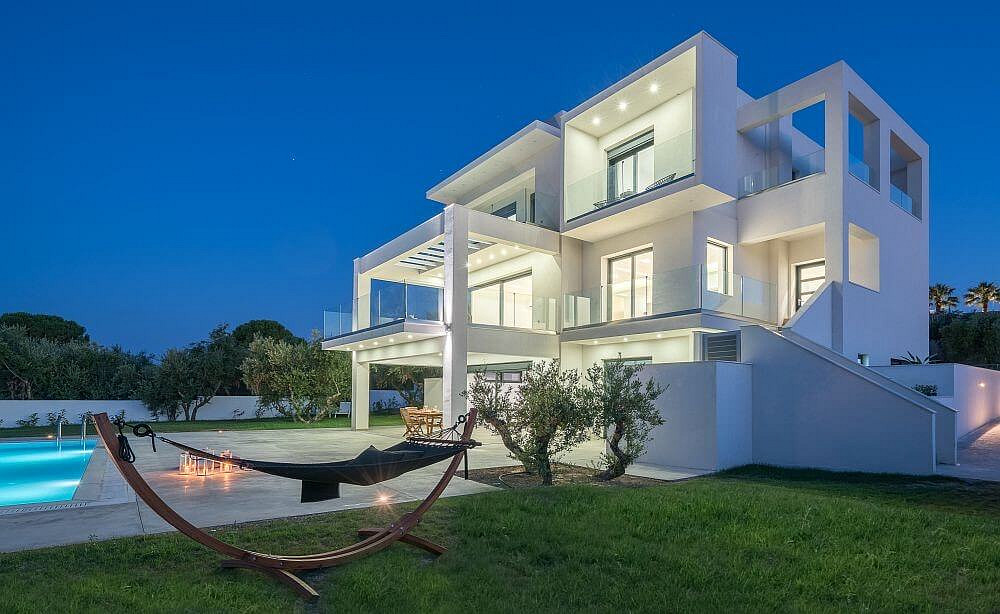 Prodej vily 370 m² s pozemkem 4 000 m²