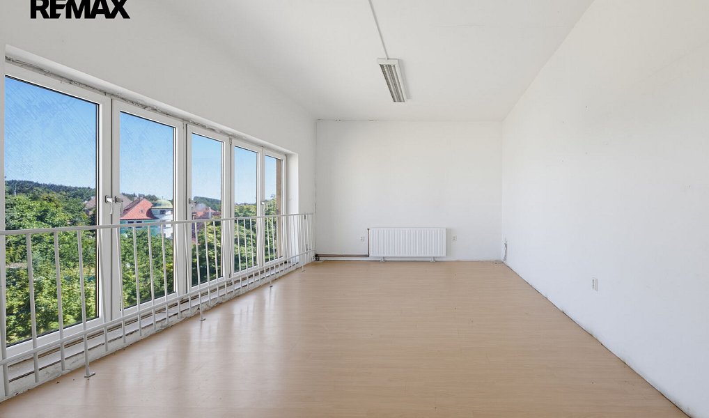 Prodej výrobních prostor 2 350 m², Aš – náhled fotky 41