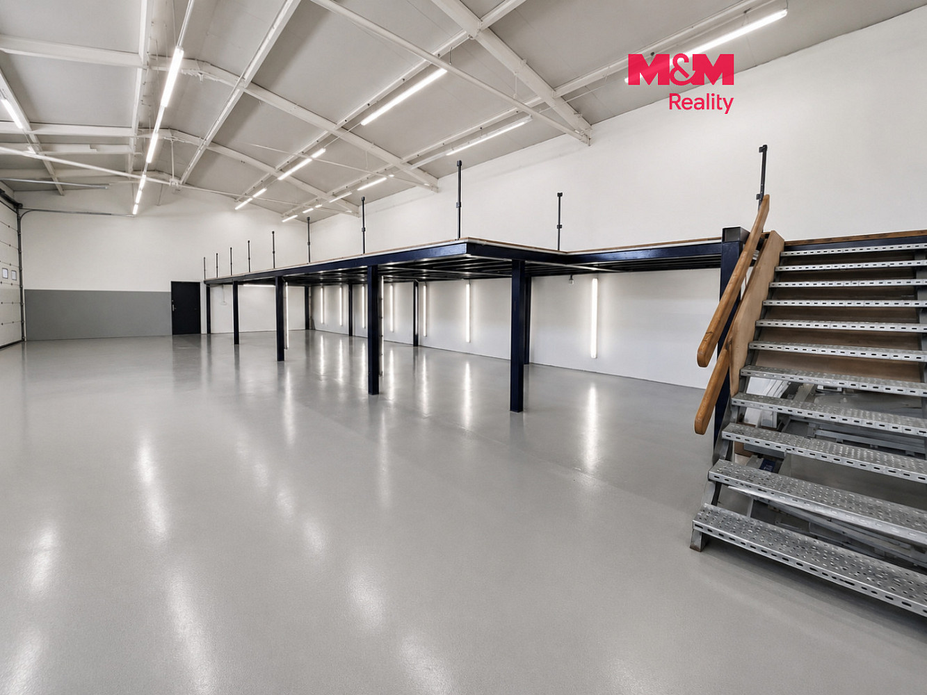 Pronájem obchodních prostor 405 m²