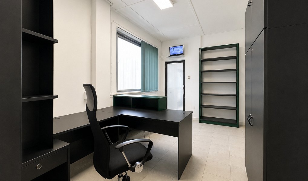 Prodej výrobních prostor 600 m², Pardubice – náhled fotky 21