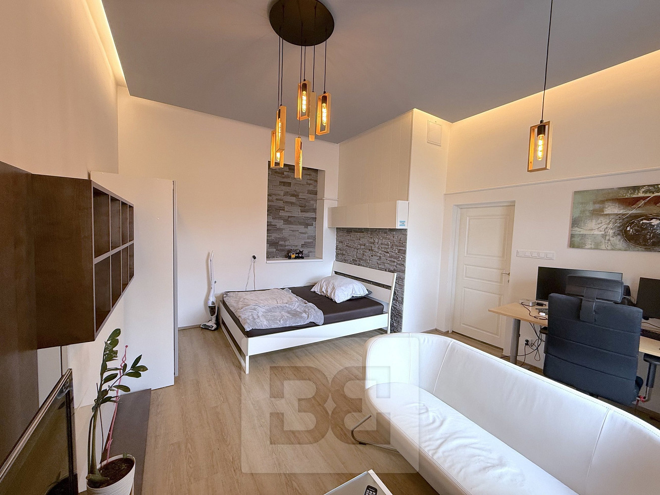 Pronájem bytu 2+kk 40 m² – fotografie 2