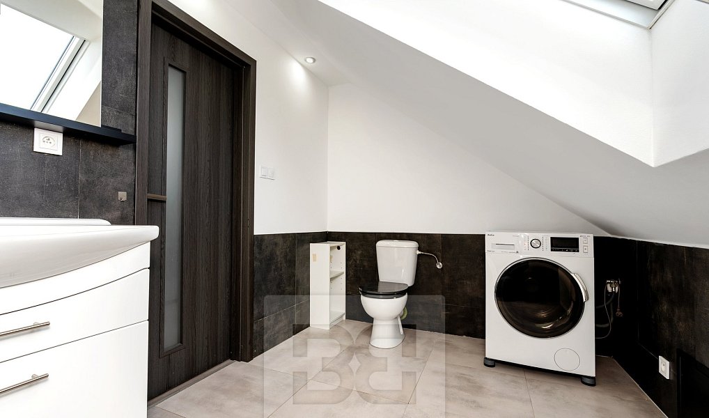 Prodej domu 262 m² s pozemkem 2 154 m², Králův Dvůr – náhled fotky 29