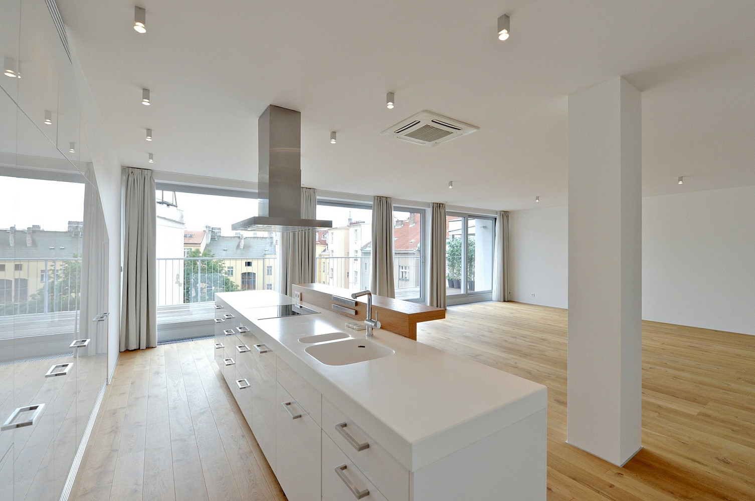 Pronájem bytu 4+kk 203 m²