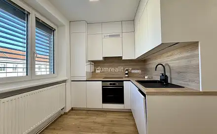 Pronájem bytu 2+1 42 m², Štefánikova, Uherské Hradiště