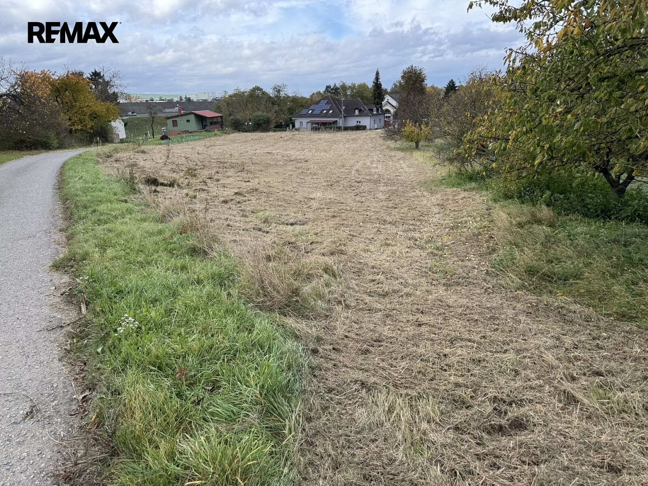 Prodej komerčního pozemku 2 813 m² – fotografie 3