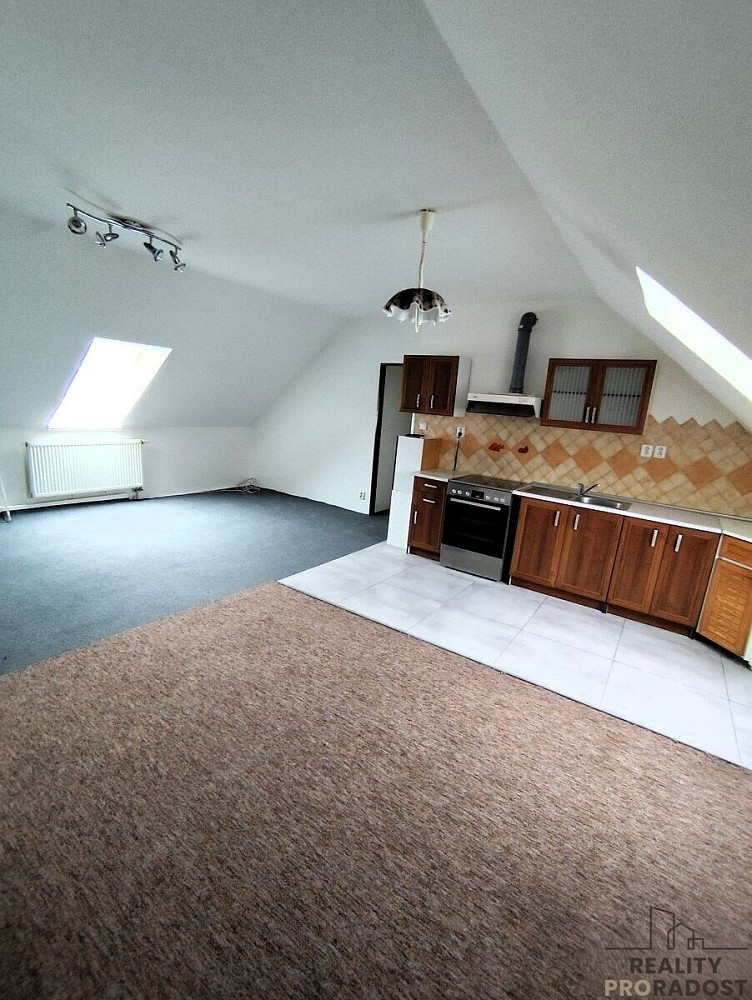 Pronájem bytu 4+kk 103 m²