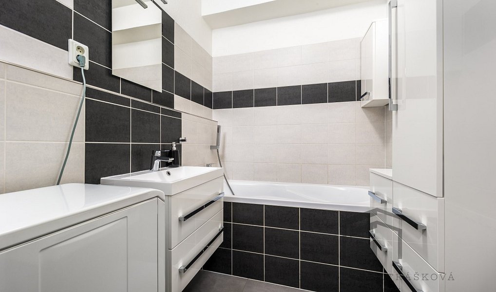 Pronájem bytu 3+kk 86 m², Praha – náhled fotky 18