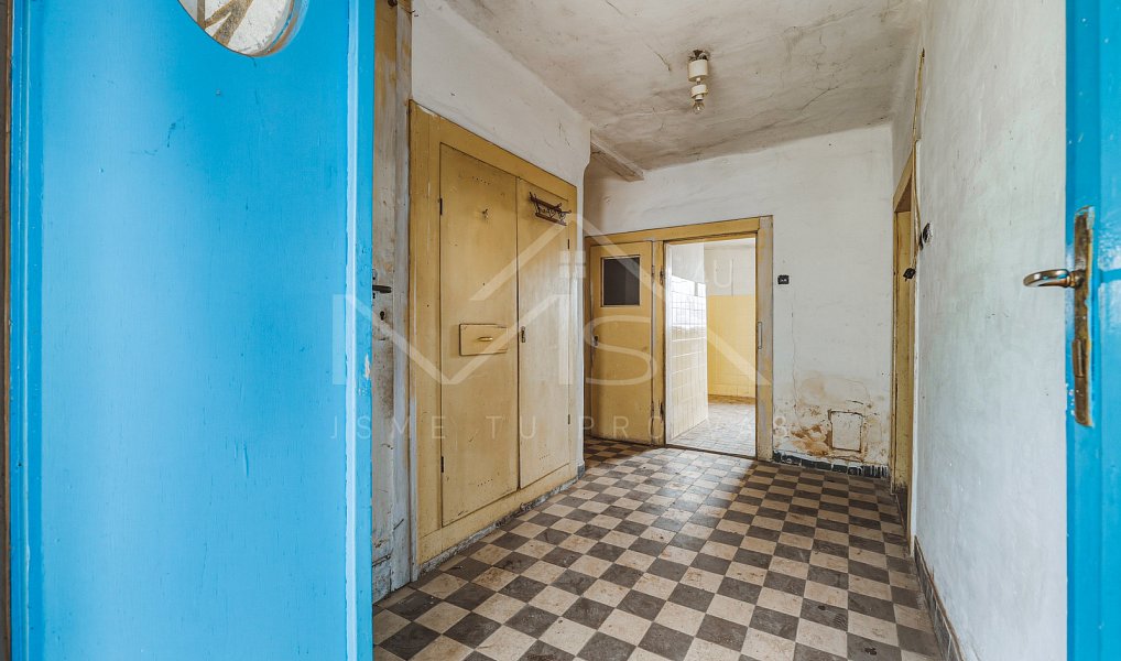 Prodej domu 330 m² s pozemkem 943 m², Chrást – náhled fotky 27