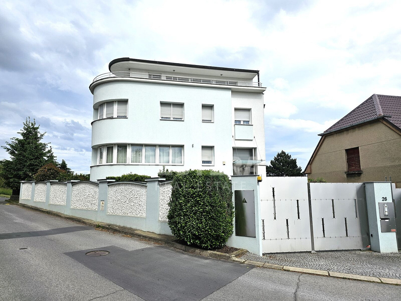 Pronájem domu 500 m² s pozemkem 397 m²