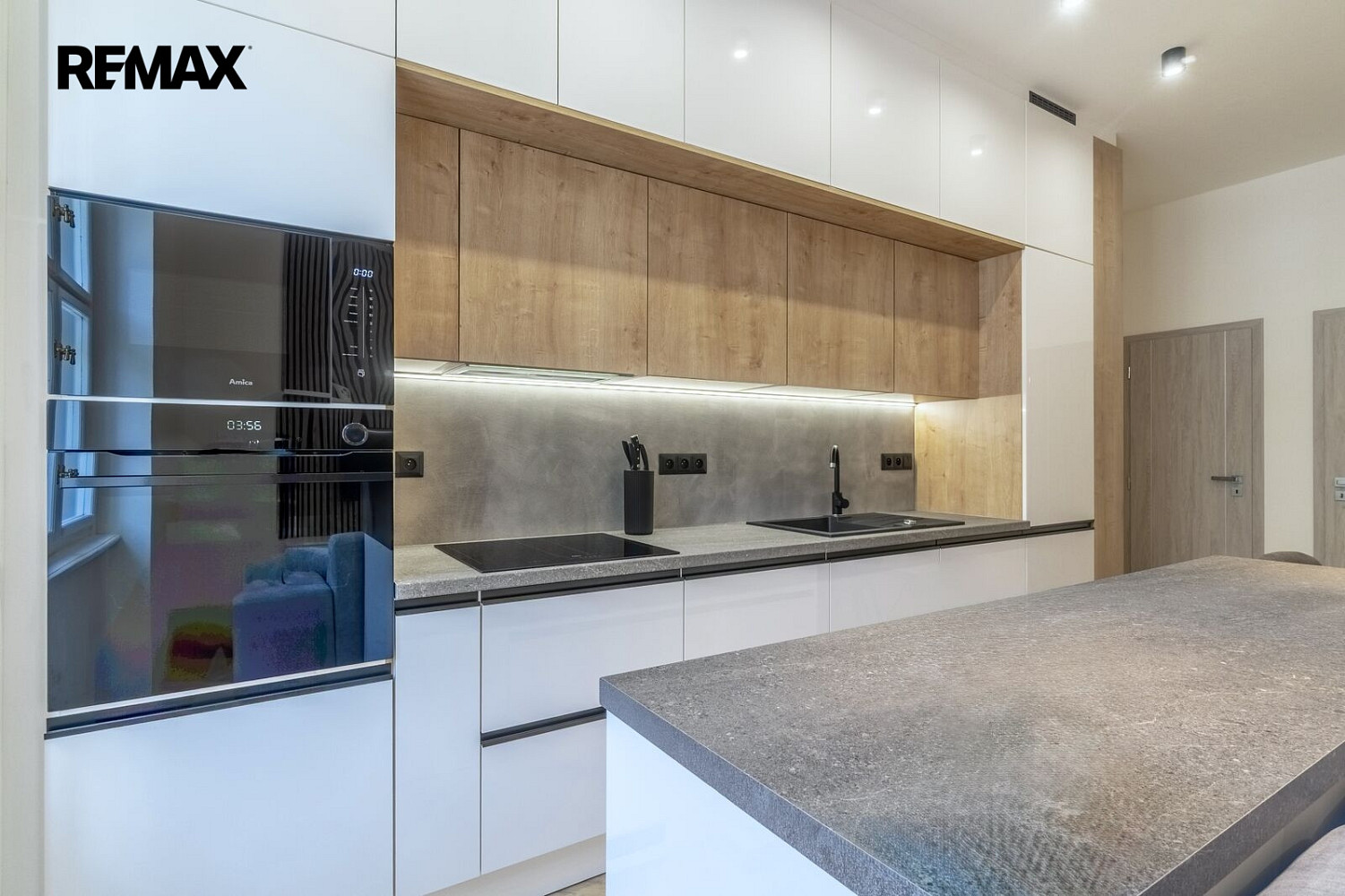 Pronájem bytu 2+kk 62 m² – pohled 4