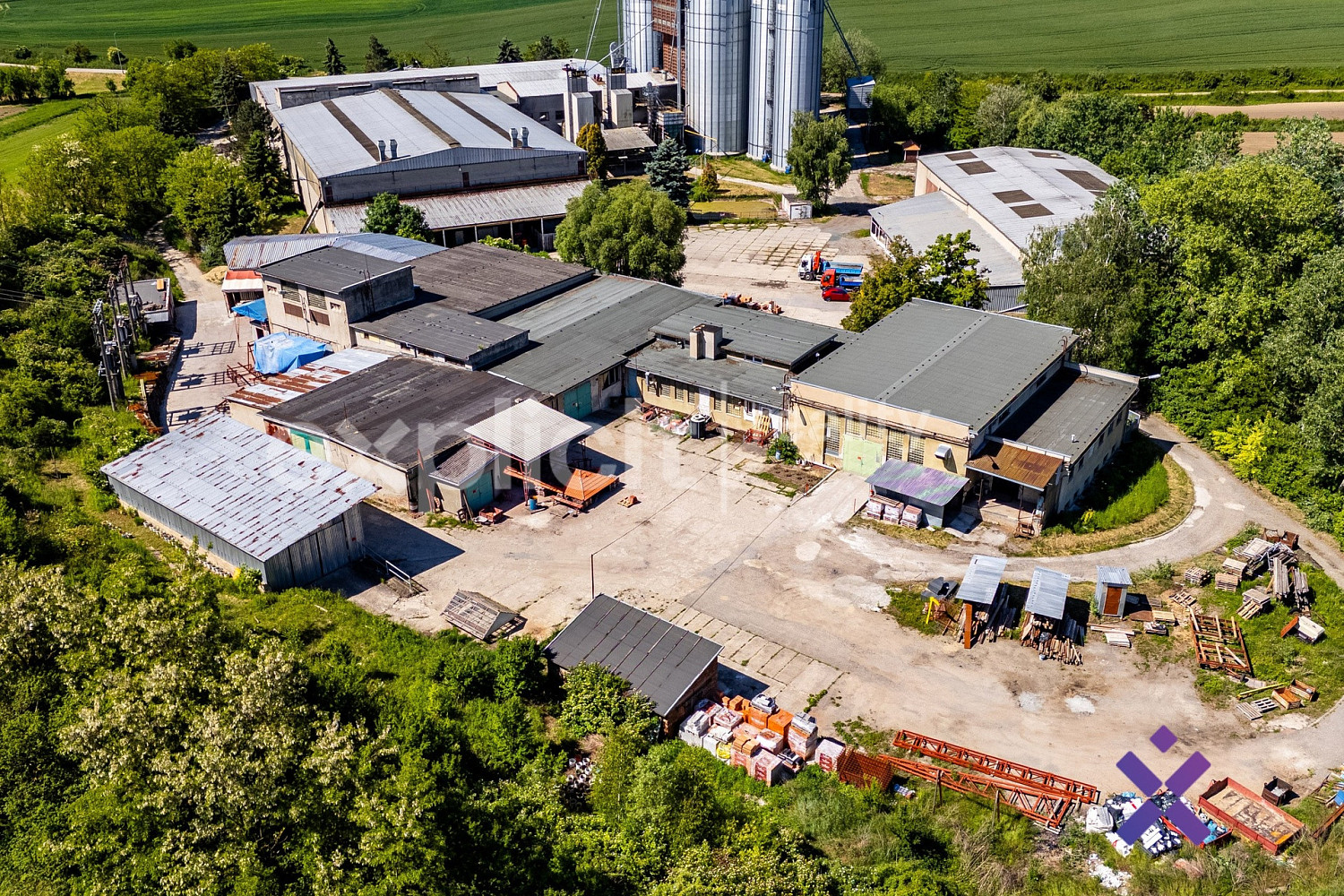 Prodej výrobních prostor 1 837 m² – fotografie 4