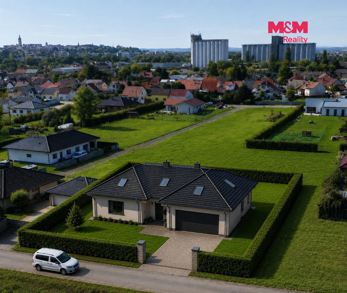 Prodej stavebního pozemku 1 044 m² – fotografie 3