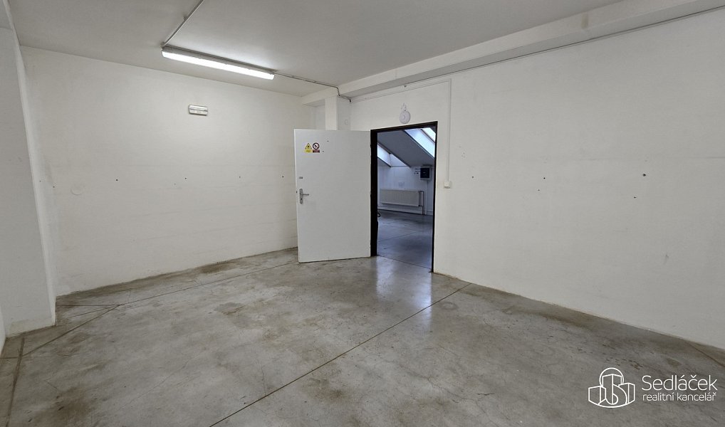 Pronájem výrobních prostor 876 m², Sokolov – náhled fotky 16