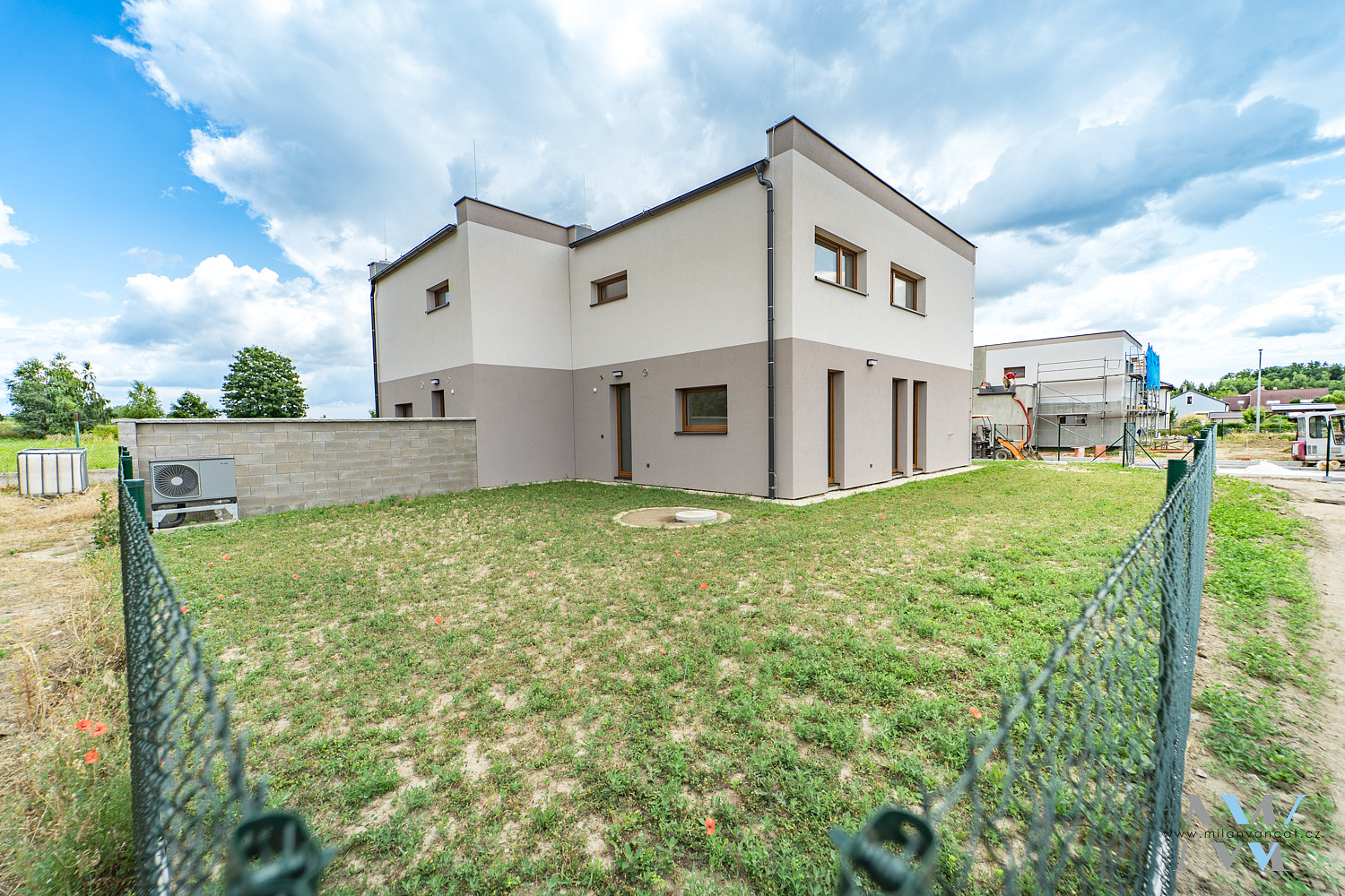Prodej domu 110 m² s pozemkem 304 m² – fotografie 2