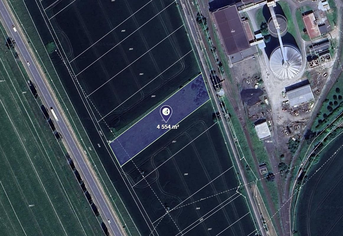 Prodej komerčního pozemku 4 554 m²