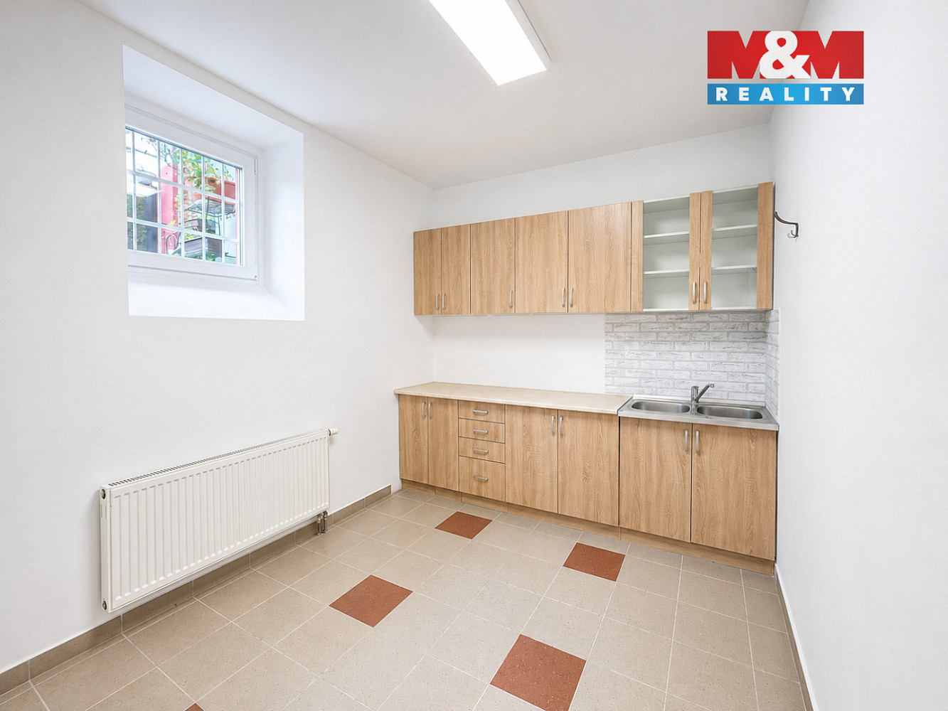 Pronájem kanceláře 140 m² — photo 2