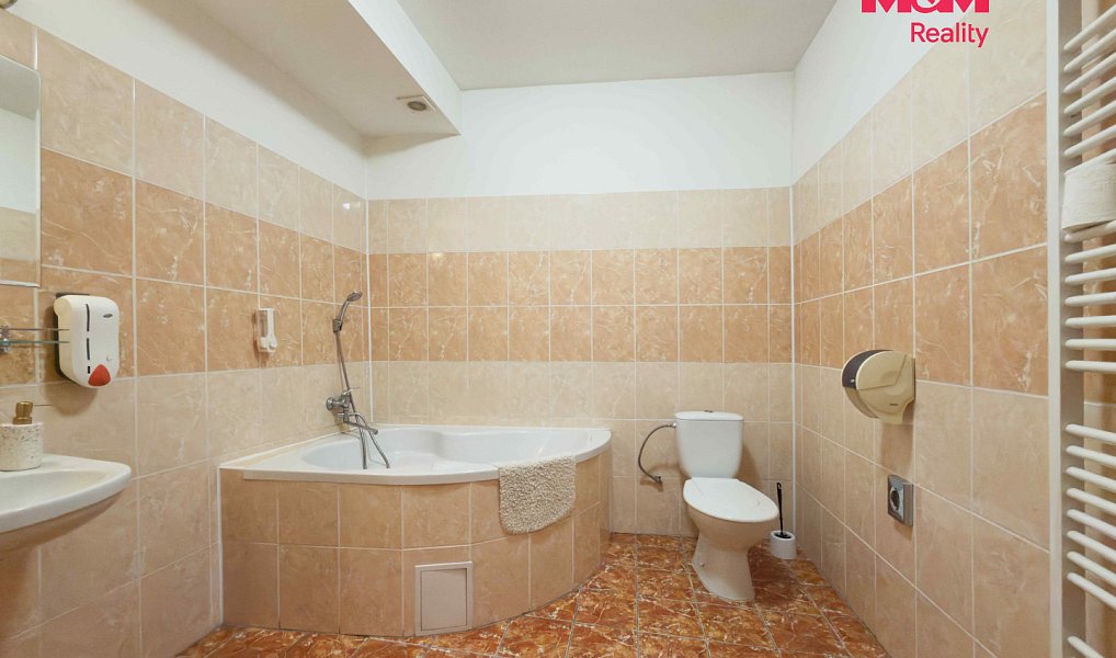 Prodej ubytovacího objektu 650 m², Karviná – náhled fotky 22