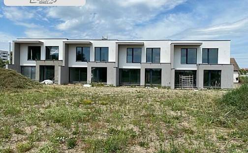 Prodej domu 185 m² s pozemkem 277 m², Ke Koupališti, Pardubice - Cihelna