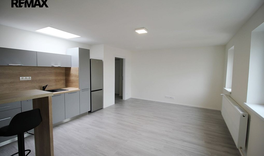 Pronájem bytu 1+kk 34 m², Kolín – náhled fotky 5