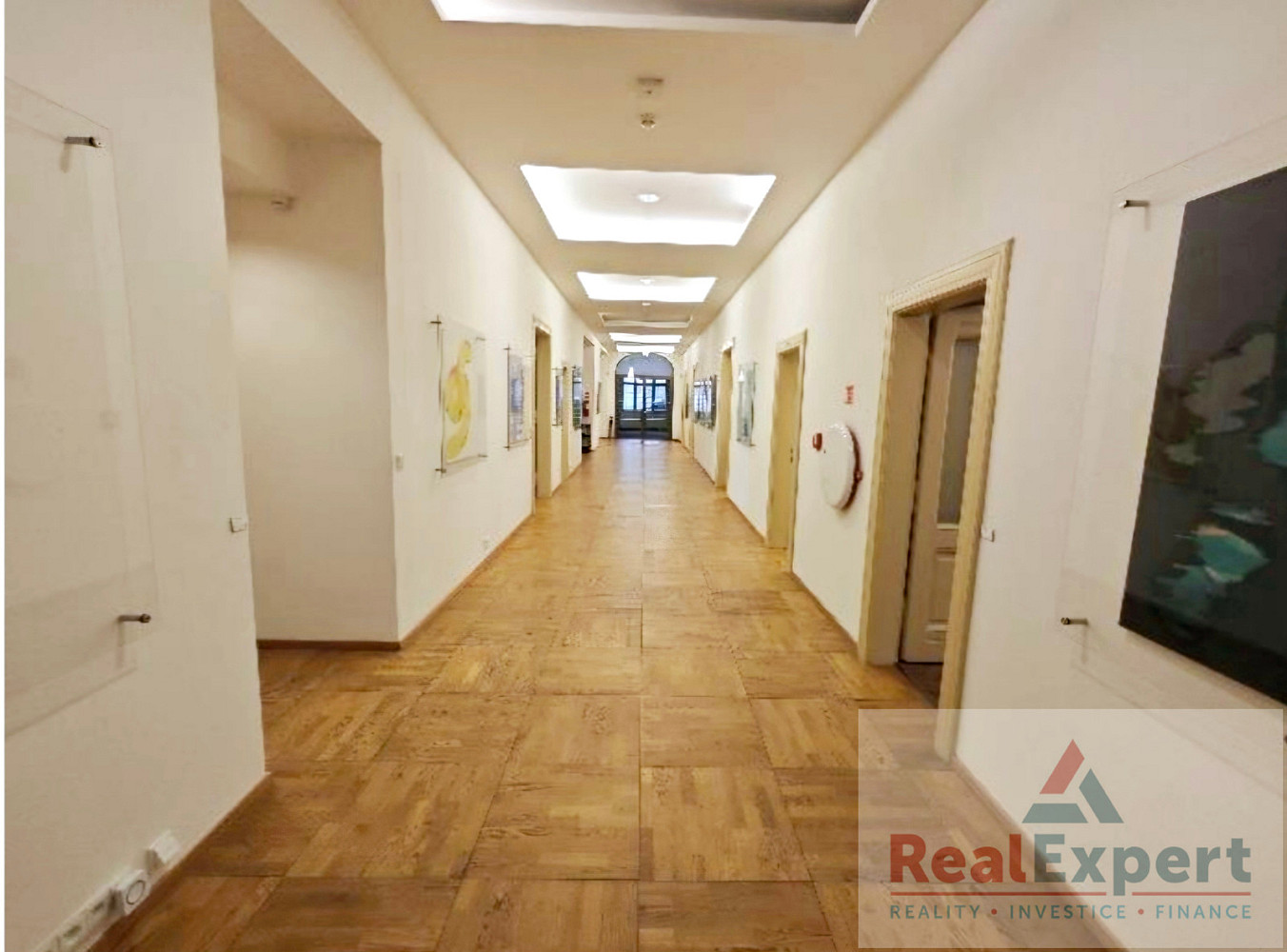Pronájem kanceláře 630 m² — photo 5