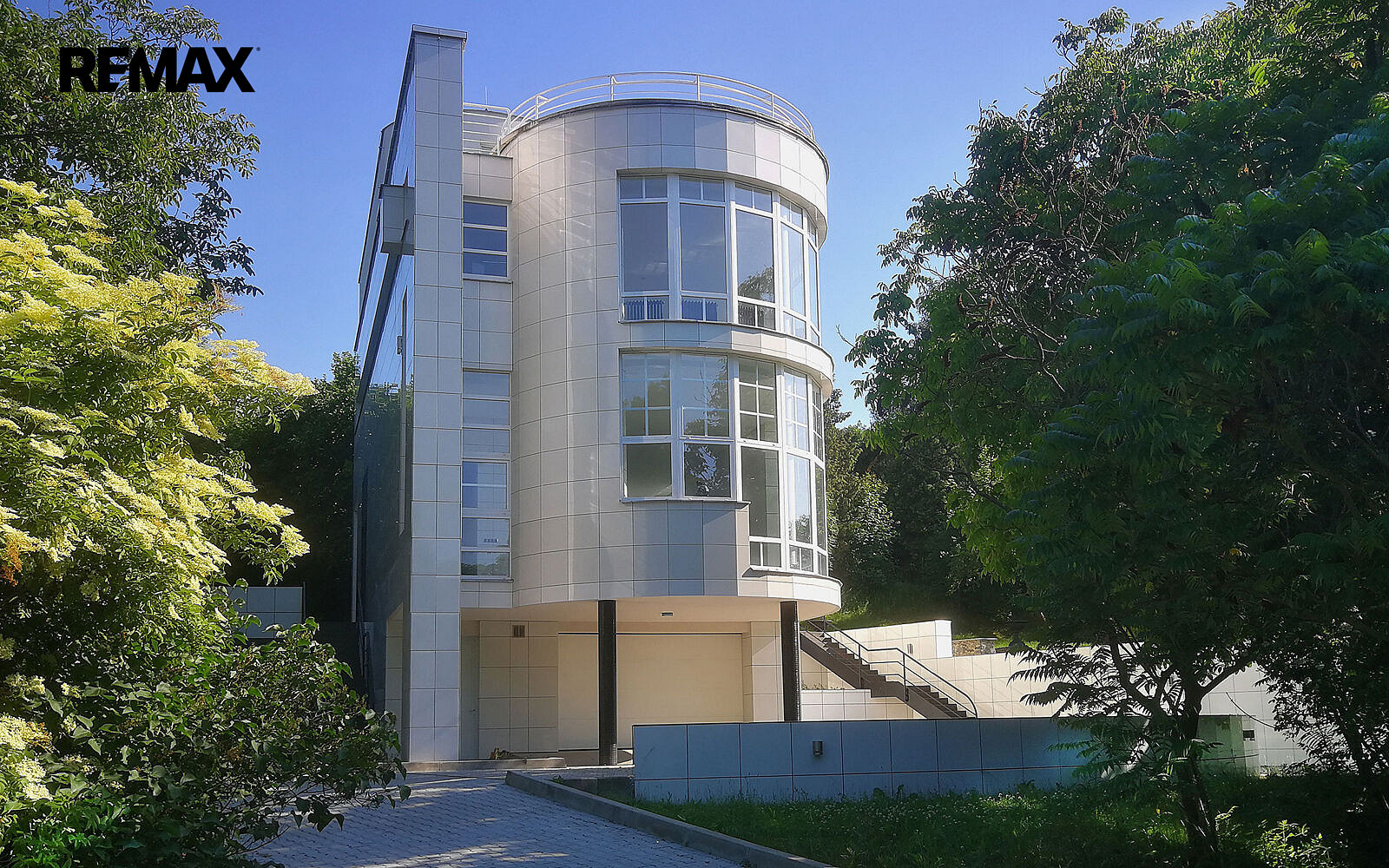 Prodej domu 323 m² s pozemkem 5 705 m² – fotografie 2