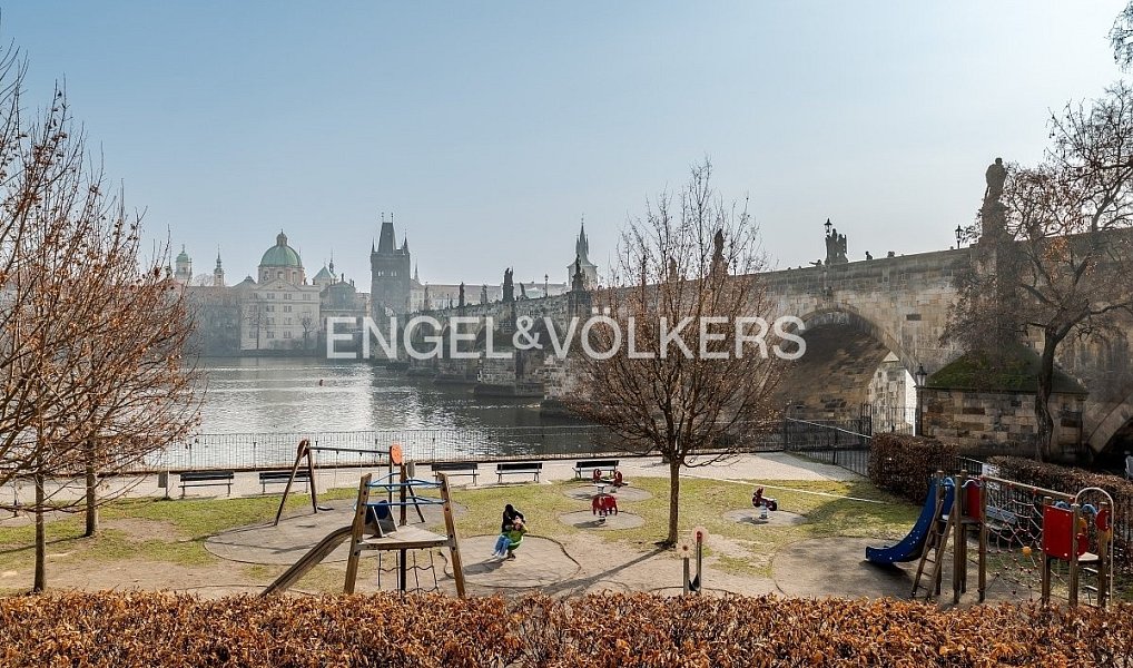 Pronájem bytu 2+kk 88 m², Praha – náhled fotky 9